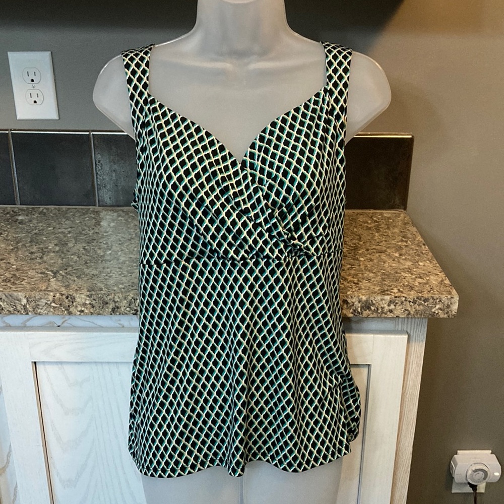 NWOT White House Black Market Tank- L